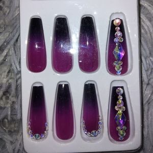 NEW REUSABLE PRESS ON NAILS